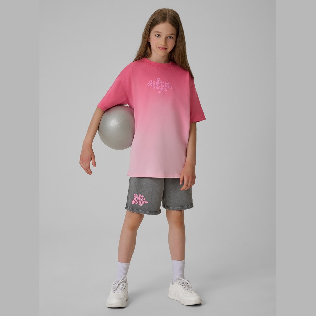 Dievčenské loose tričko s potlačou - multicolor · záber 4