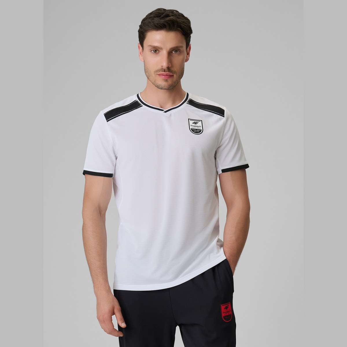 Pánske rýchloschnúce futbalové tričko regular - biele · záber 1