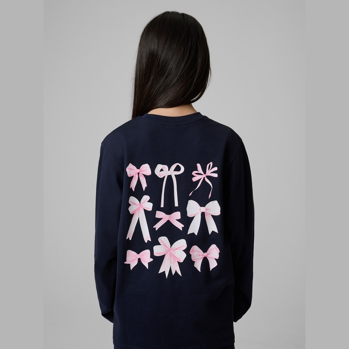 Dievčenský loose longsleeve s potlačou - tmavomodrý · záber 2
