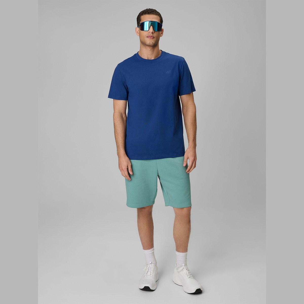 T-shirt regular jednofarebný pánsky - tmavomodrý · záber 2
