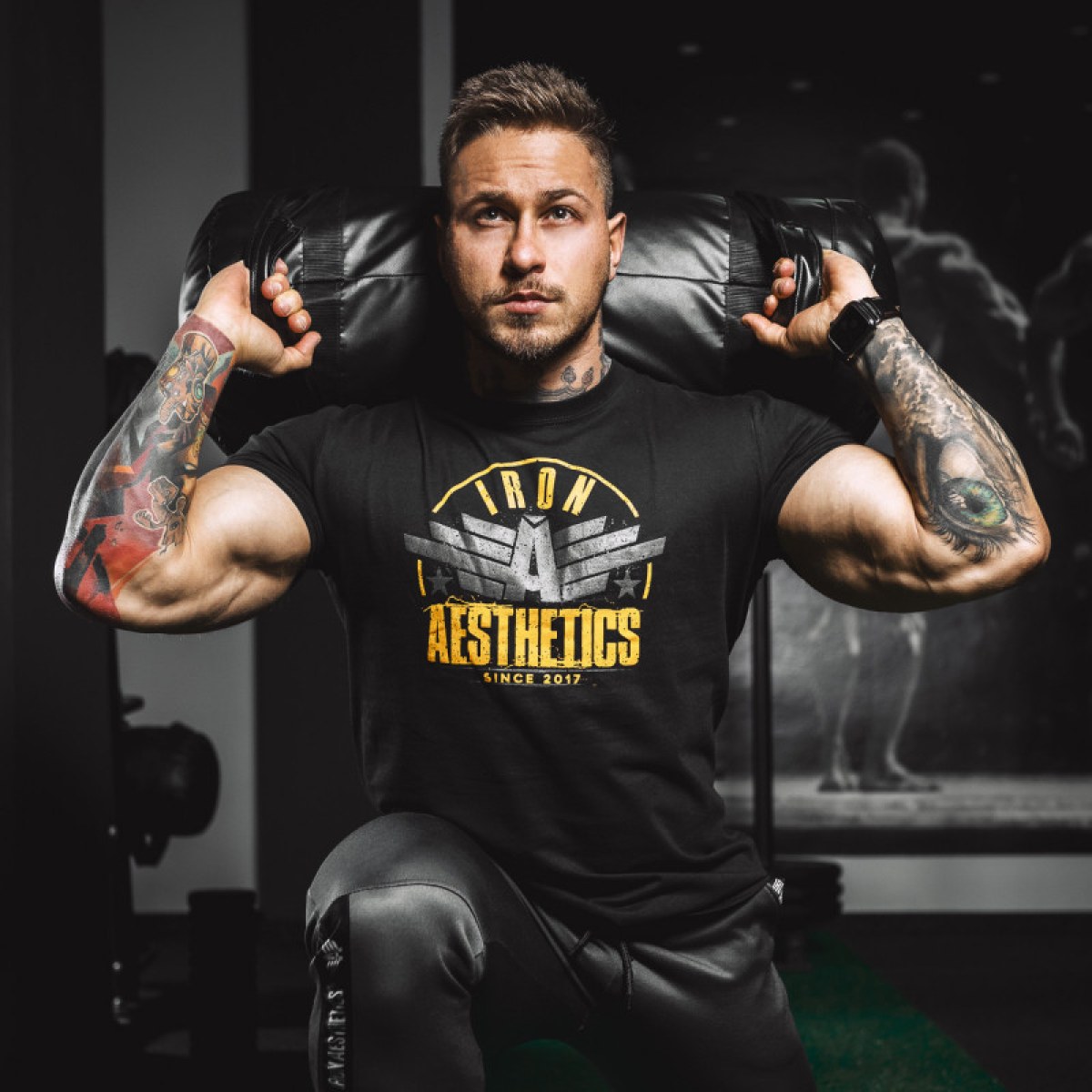 Pánske fitness tričko Iron Aesthetics Force, čierne · záber 1