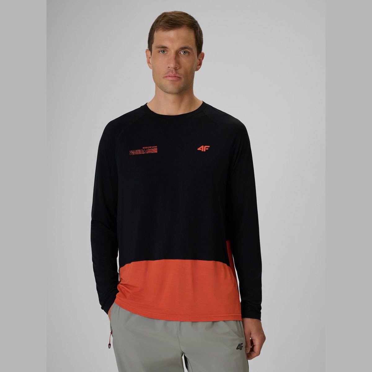 Pánsky trekingový longsleeve regular - čierny · záber 1