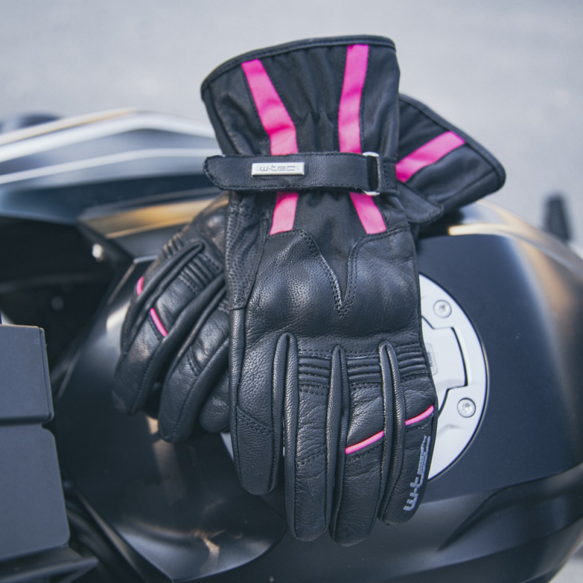 Dámske kožené moto rukavice W-TEC Pocahonta - Veľkosť: M · záber 3