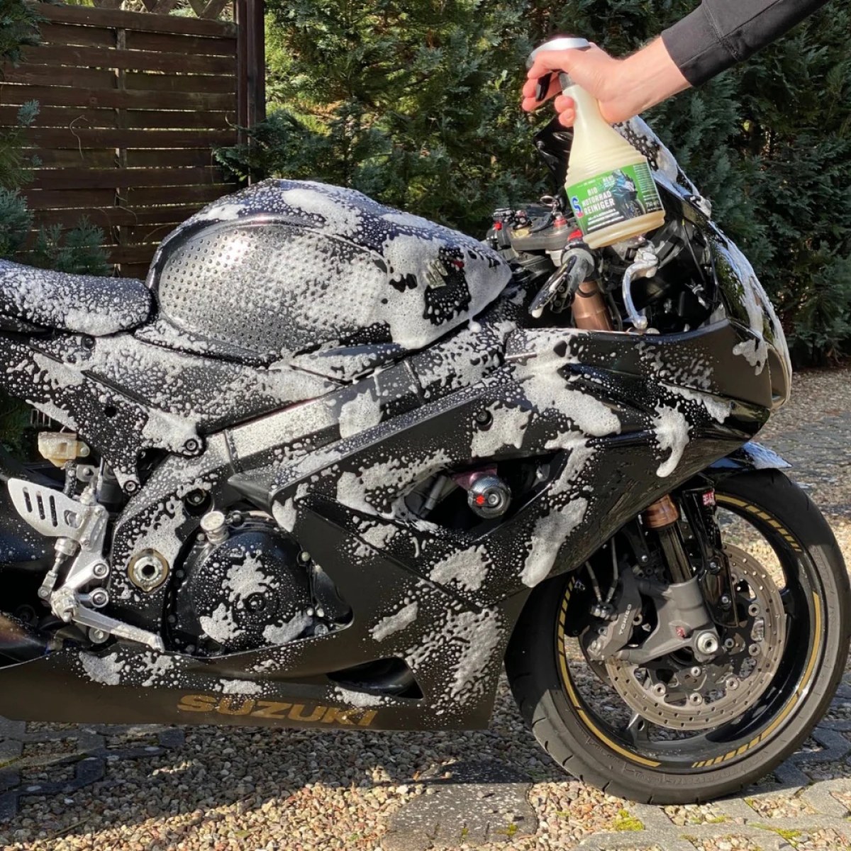 S100 Bio Moto Wash · záber 4
