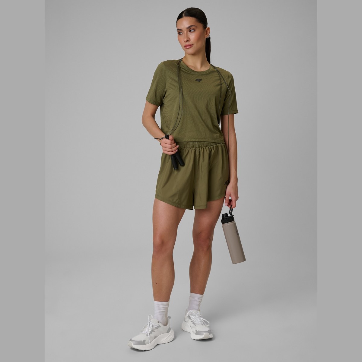 Crop top tréningový slim rýchloschnúci dámsky - olivový · záber 2