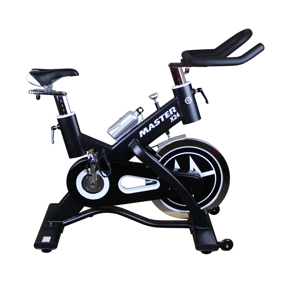 Cyklotrenažér MASTER X-24 · záber 1