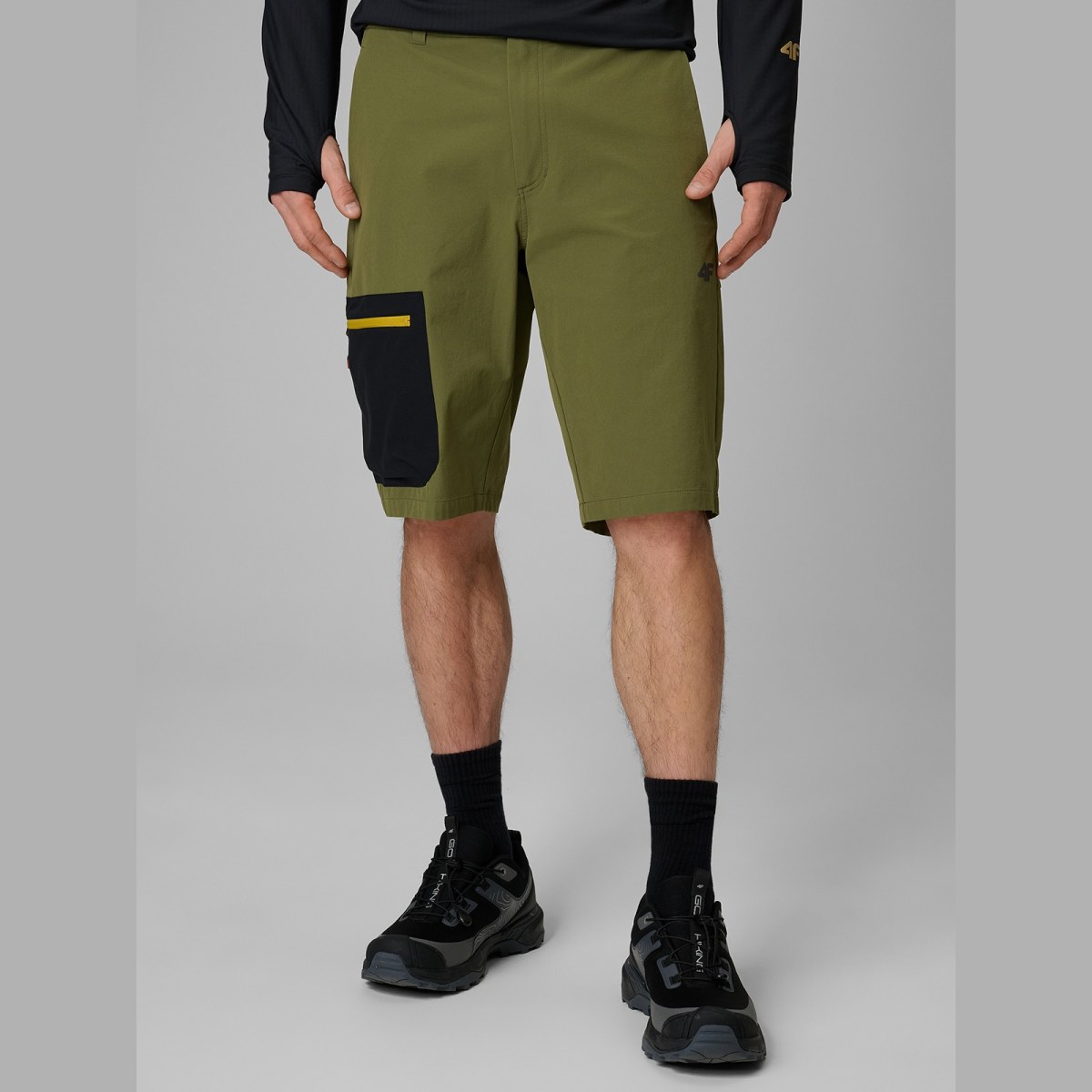 Pánske rýchloschnúce trekkingové šortky - khaki · záber 2