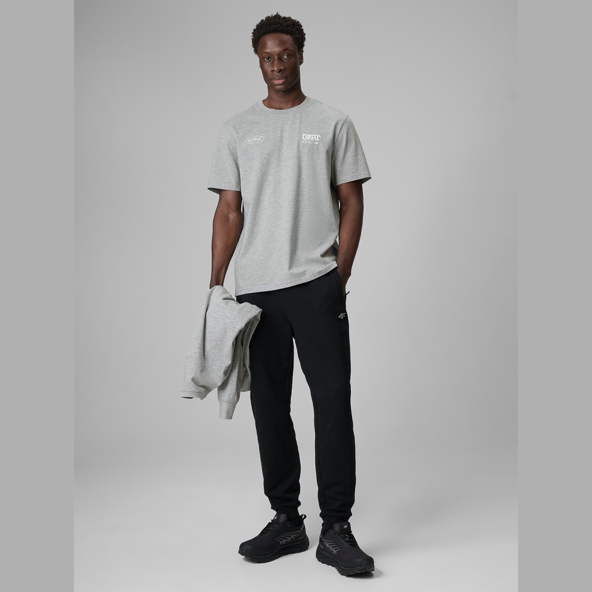 T-shirt regular s potlačou pánsky - sivý · záber 2