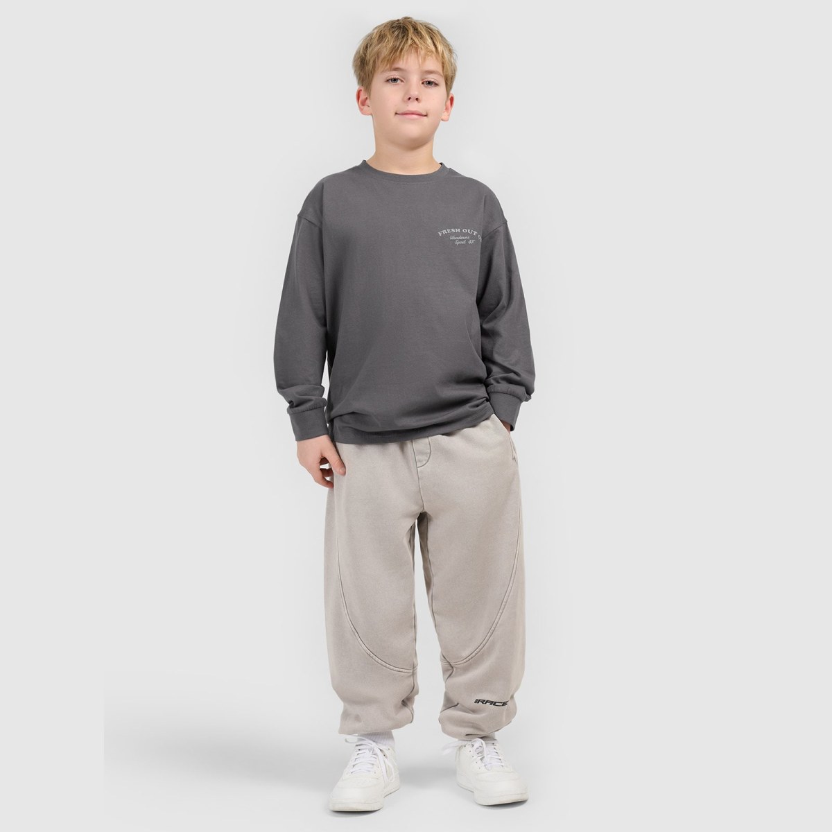 Longsleeve loose s potlačou chlapčenský - sivý · záber 1