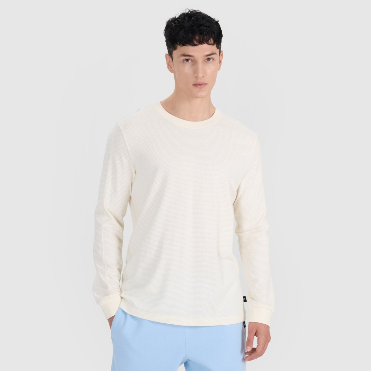 Pánske oversize tričko s dlhým rukávom - biele · záber 1