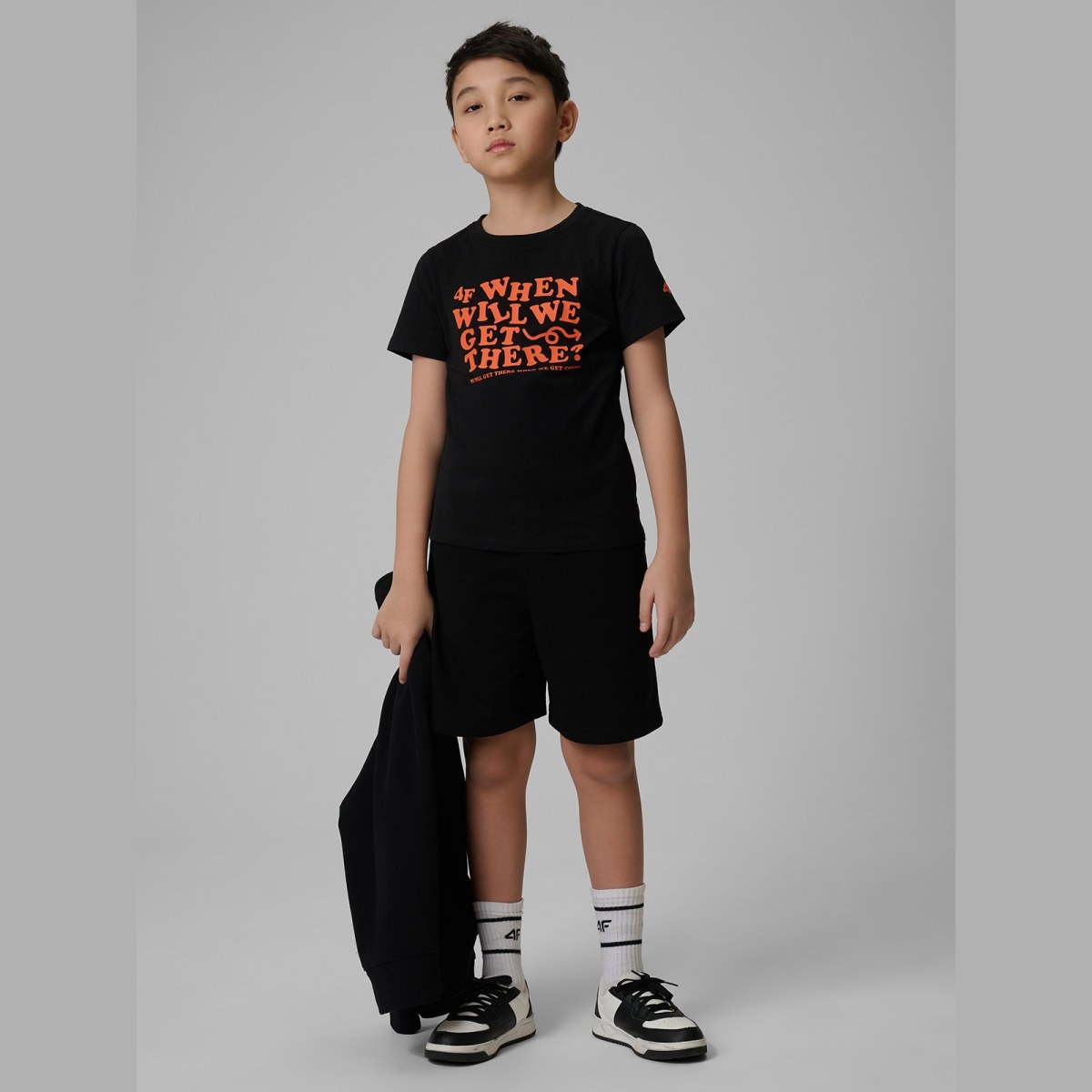 T-shirt regular s potlačou chlapčenský - čierny · záber 4