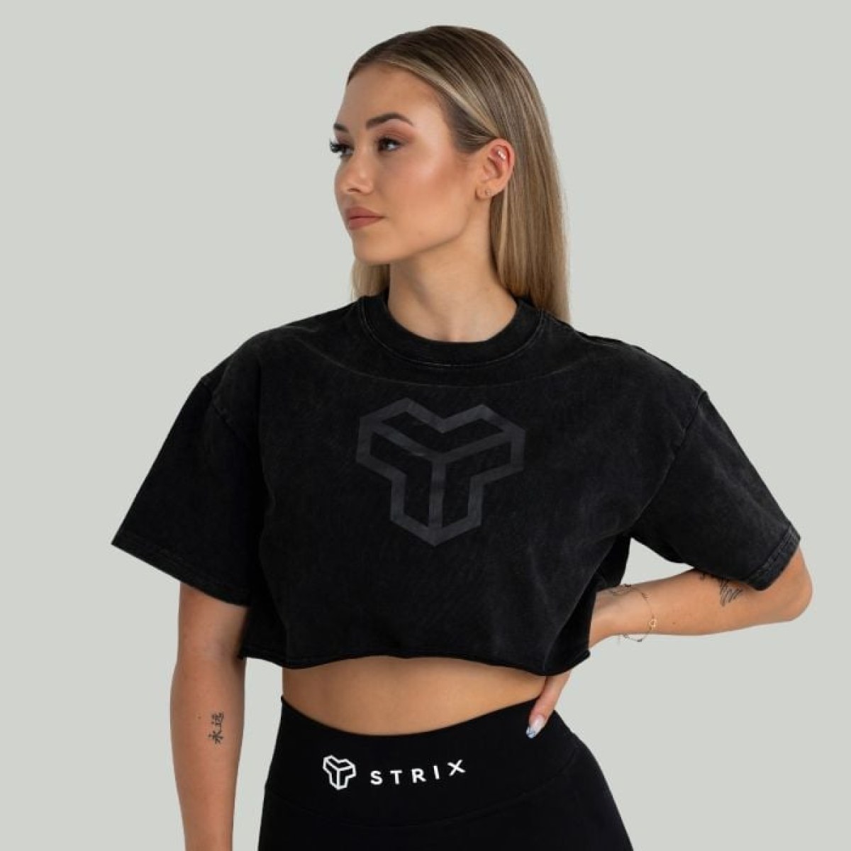 STRIX Dámske tričko CropTop Washed Black SS · záber 1