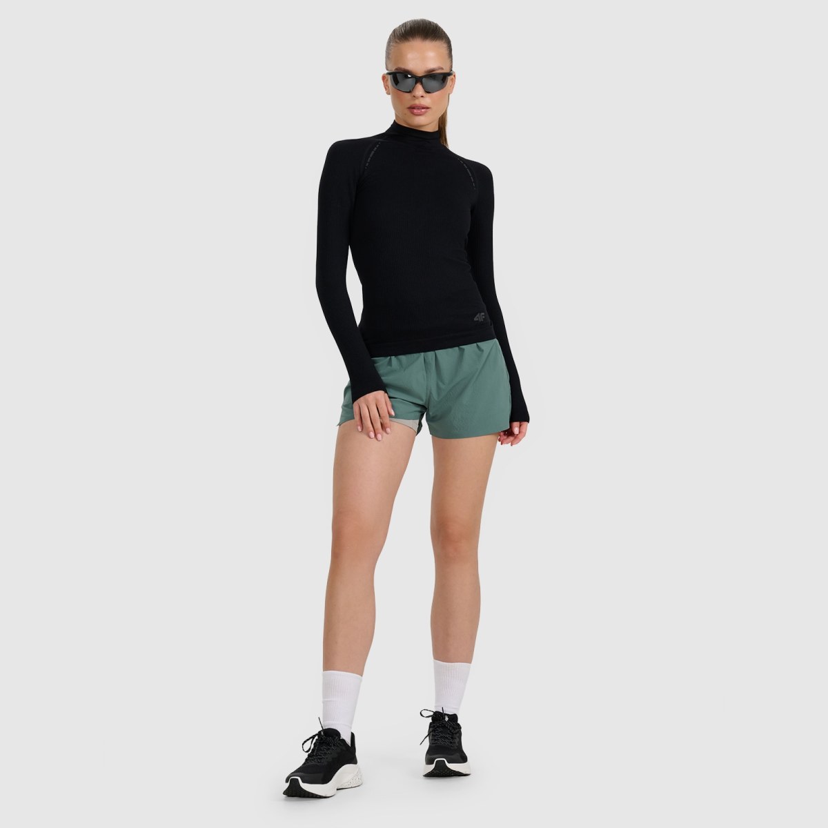 Rýchloschnúci dámsky trailový longsleeve na beh - čierny · záber 2
