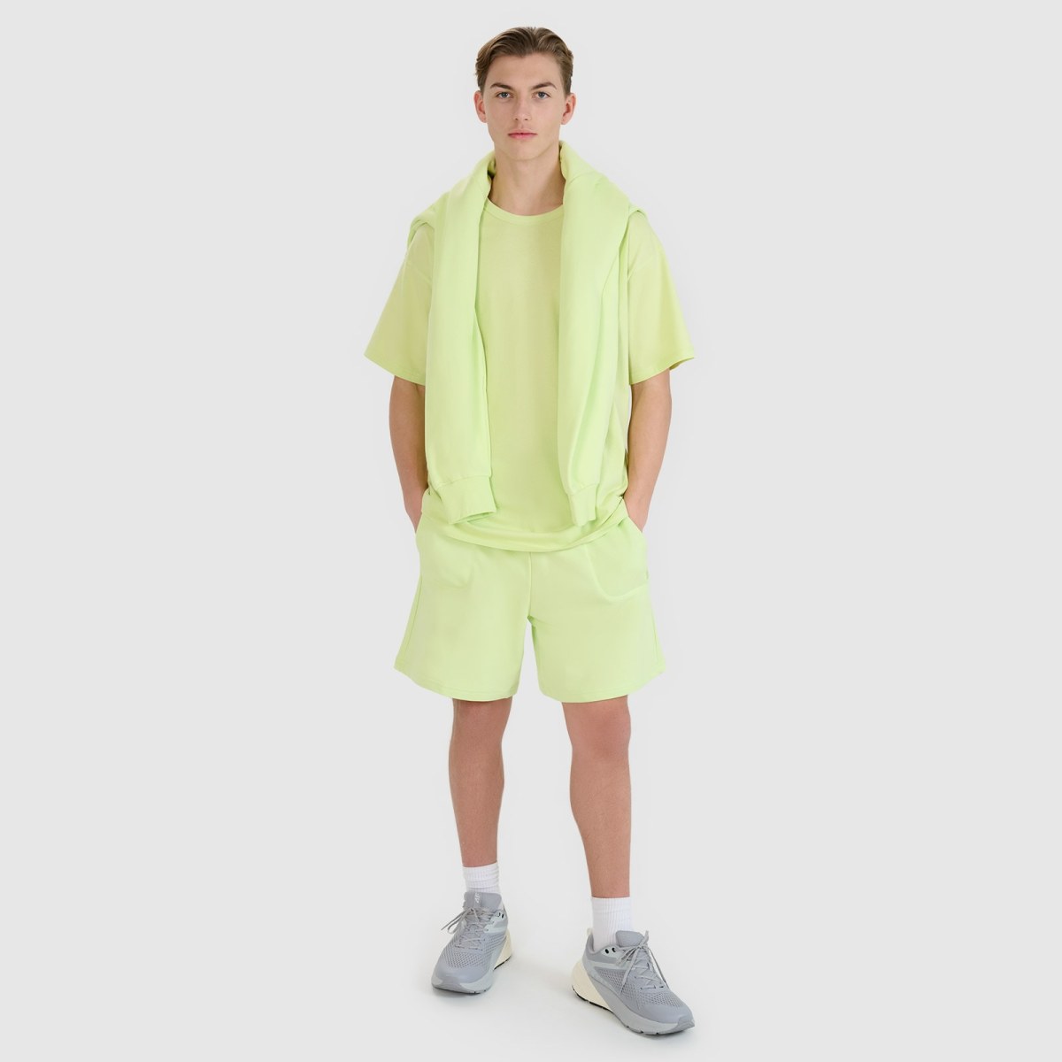 Unisex teplákové šortky - zelené · záber 2