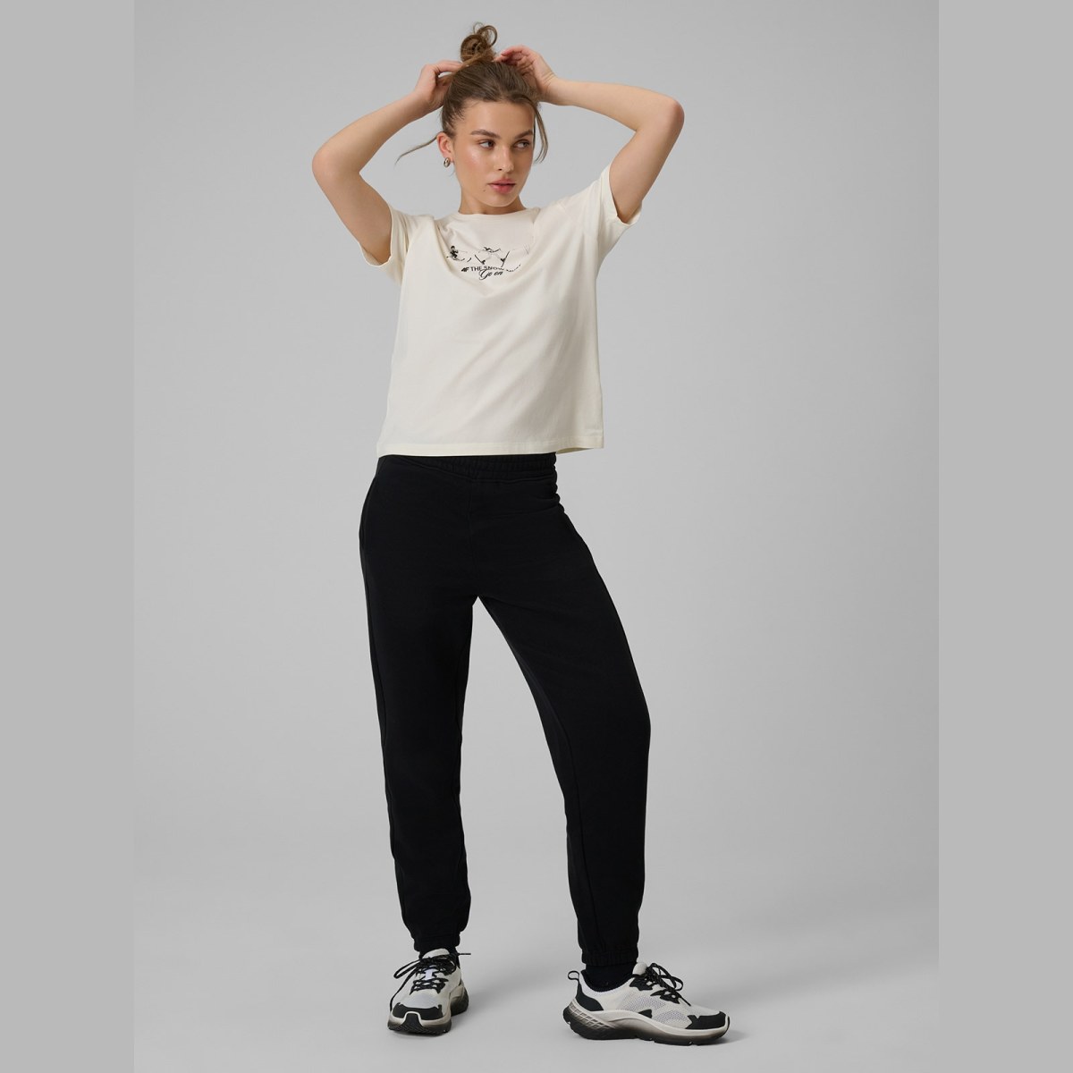 T-shirt regular s potlačou dámsky - béžový · záber 2