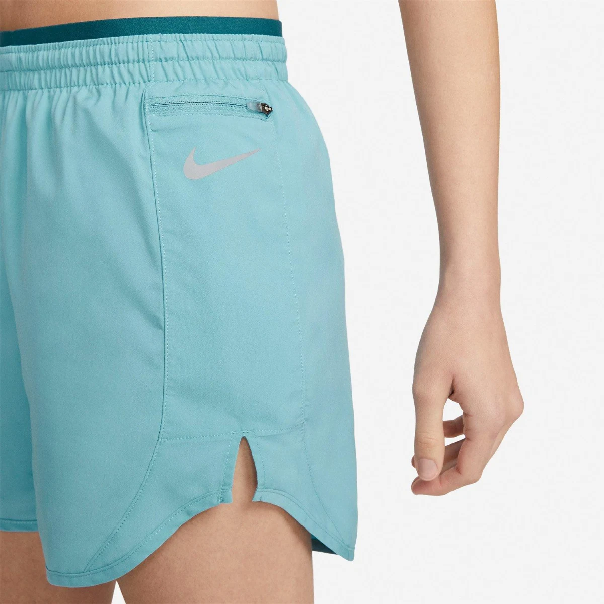 Nike Tempo Luxe 5in Shorts - Veľkosť: XL · záber 4
