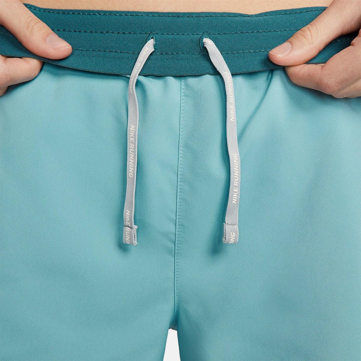 Nike Tempo Luxe 5in Shorts - Veľkosť: XL · záber 3