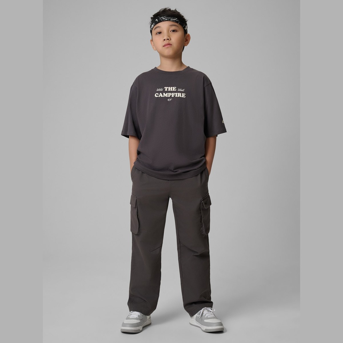 T-shirt loose s potlačou chlapčenský - sivý · záber 4