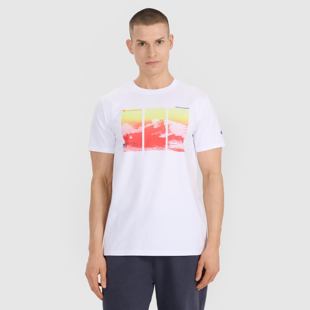T-shirt regular s potlačou pánsky - biely · záber 1