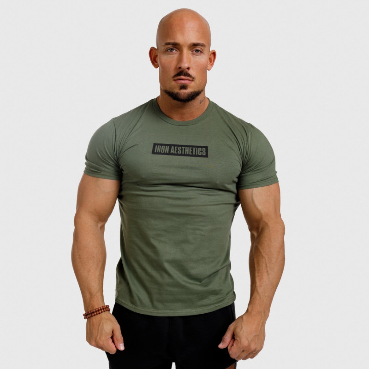 Pánske fitness tričko Iron Aesthetics Boxed, vojenská zelená · záber 2