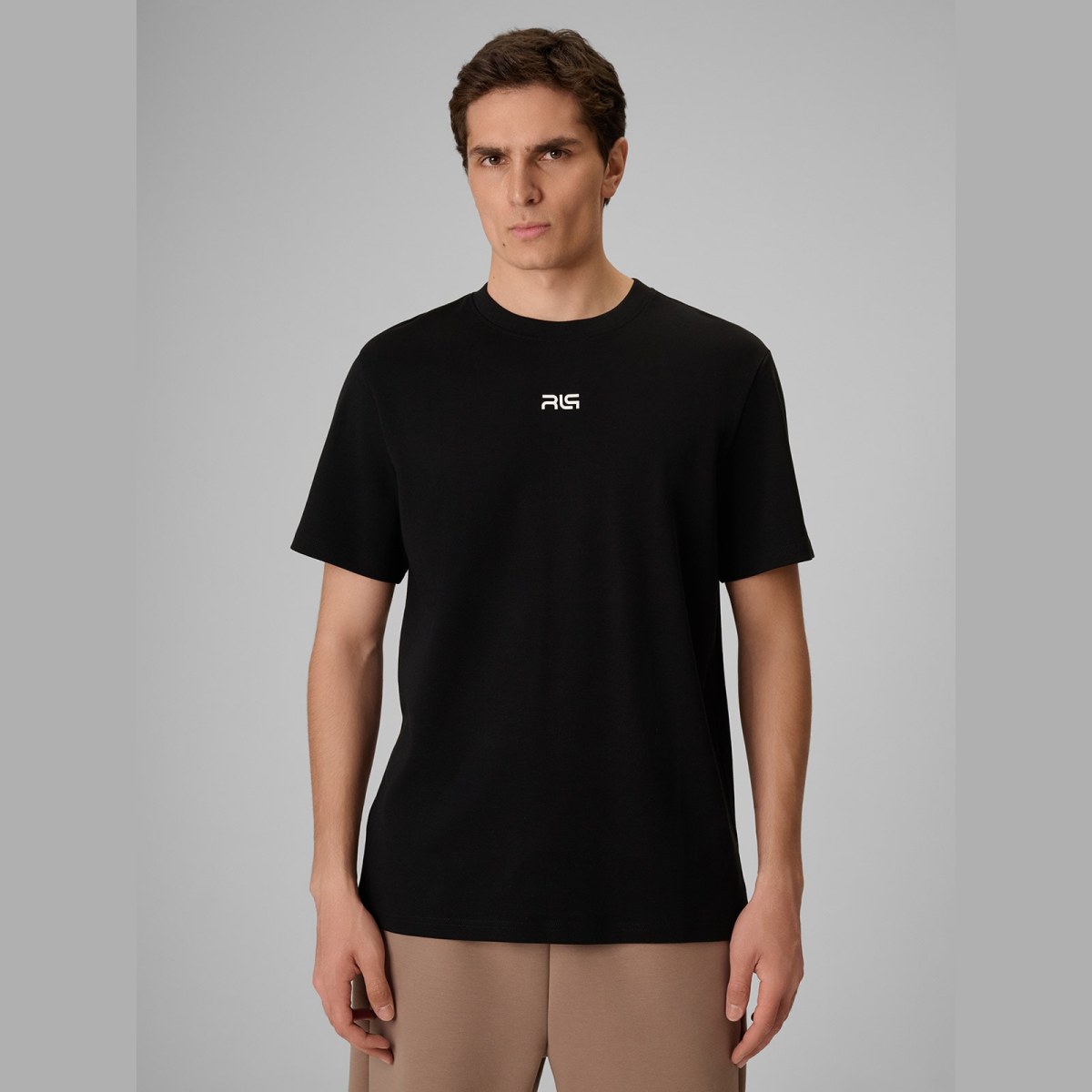 T-shirt regular hladký pánsky 4F x Robert Lewandowski - čierny · záber 1