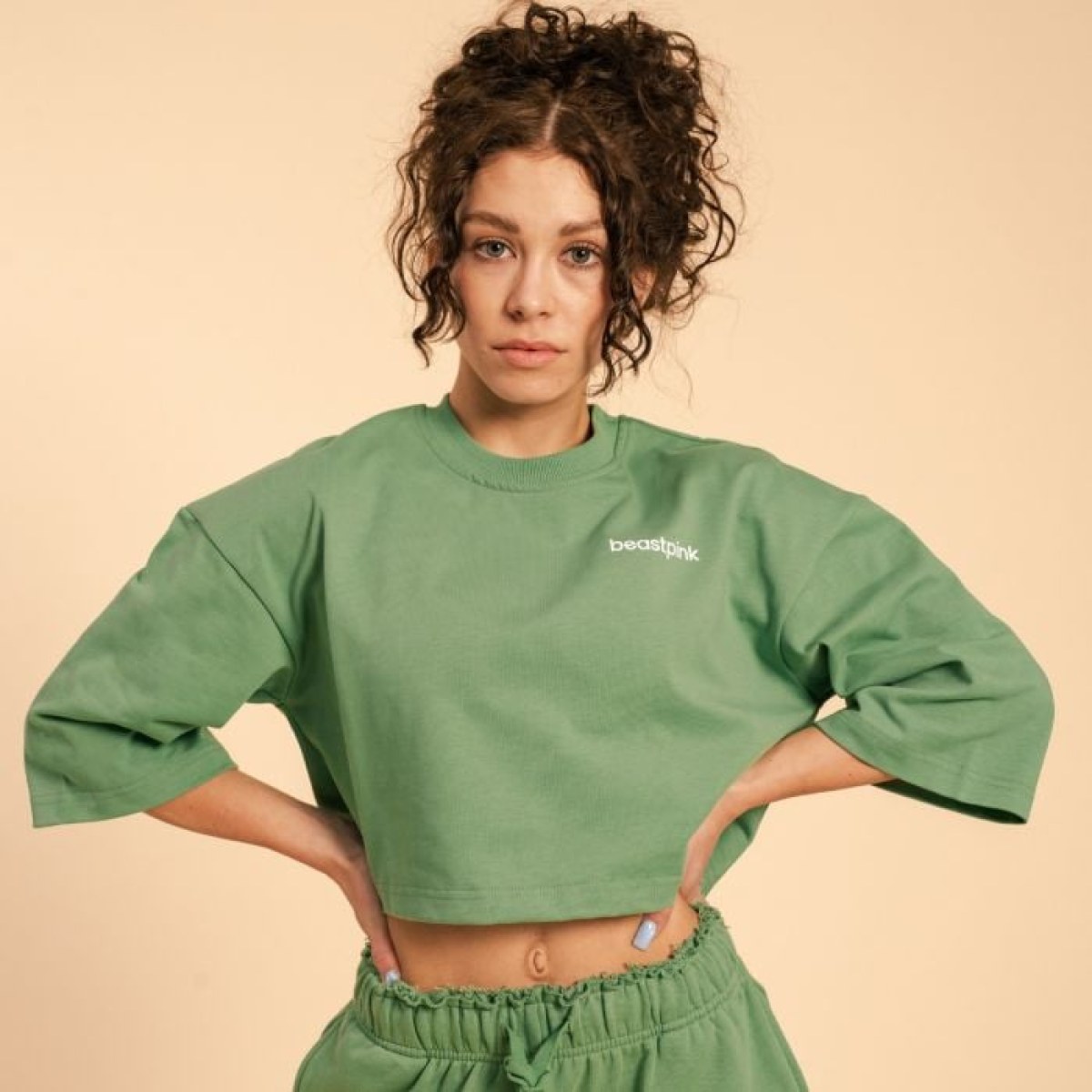 BeastPink Dámske tričko Cropped Serenity Olivine MM · záber 1