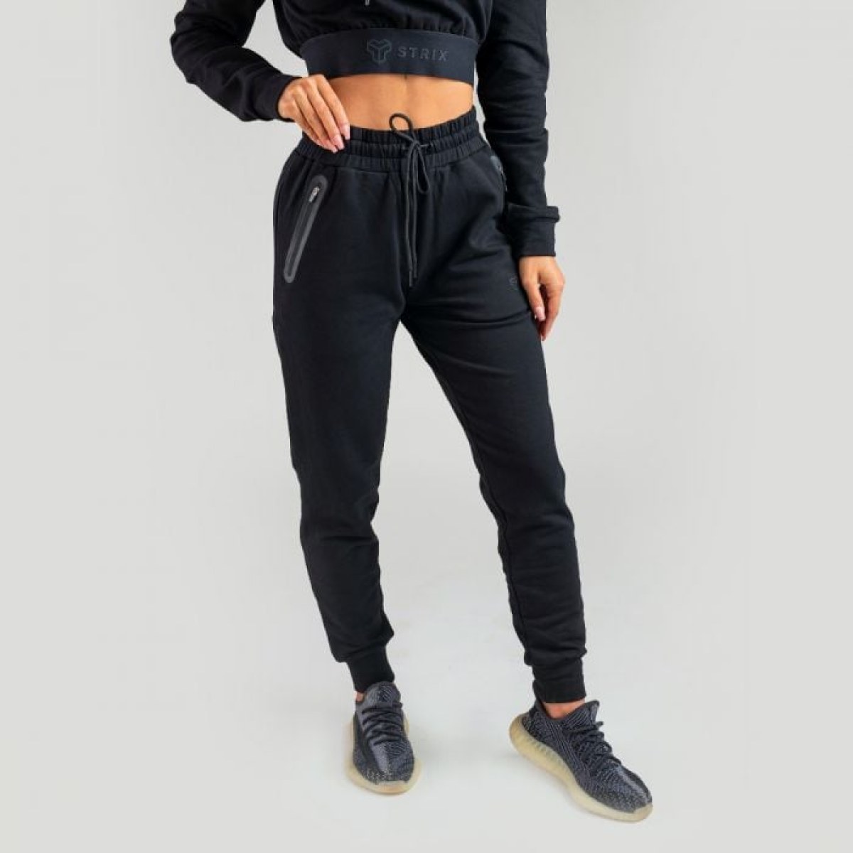 STRIX Dámske tepláky Essential Black XLXL · záber 1