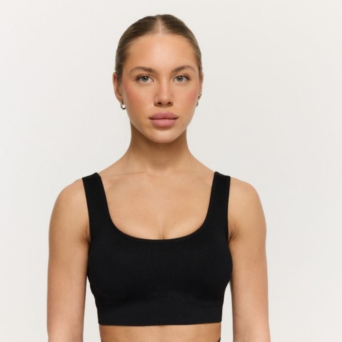 GymBeam Podprsenka Bralette GymBabe Black S · záber 1
