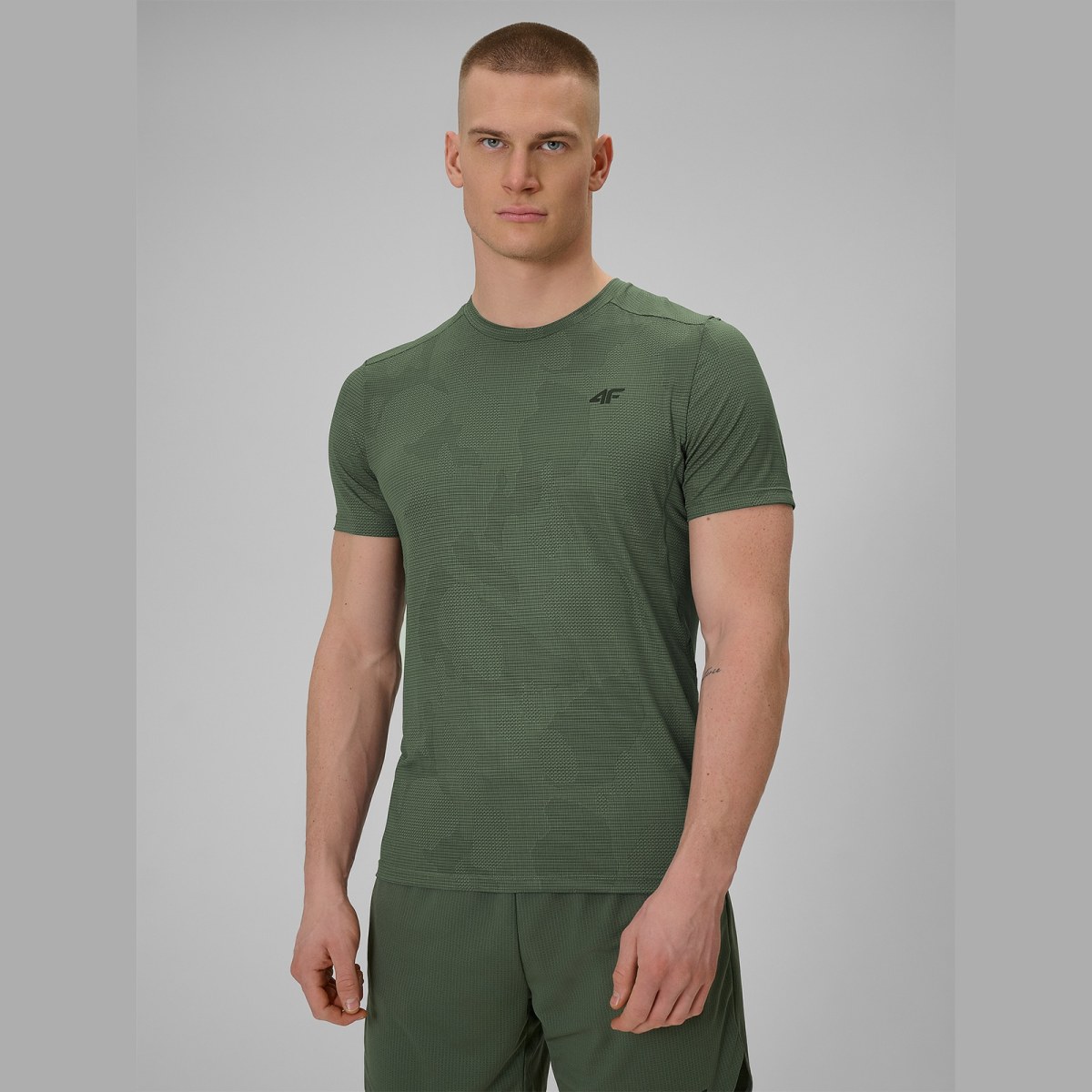 Pánske regular rýchloschnúce tréningové tričko - khaki · záber 3