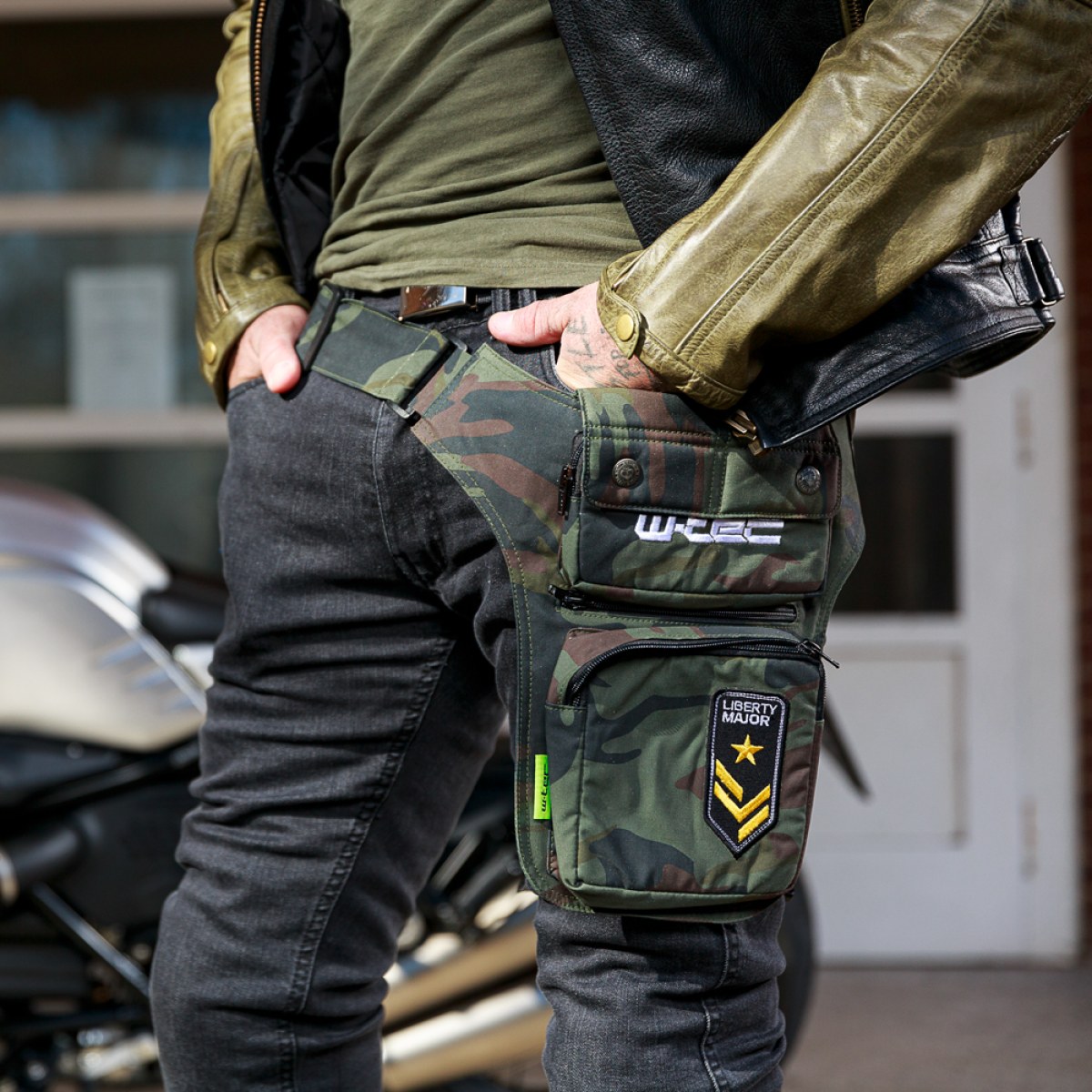 Stehenná taška W-TEC Bursta · záber 4