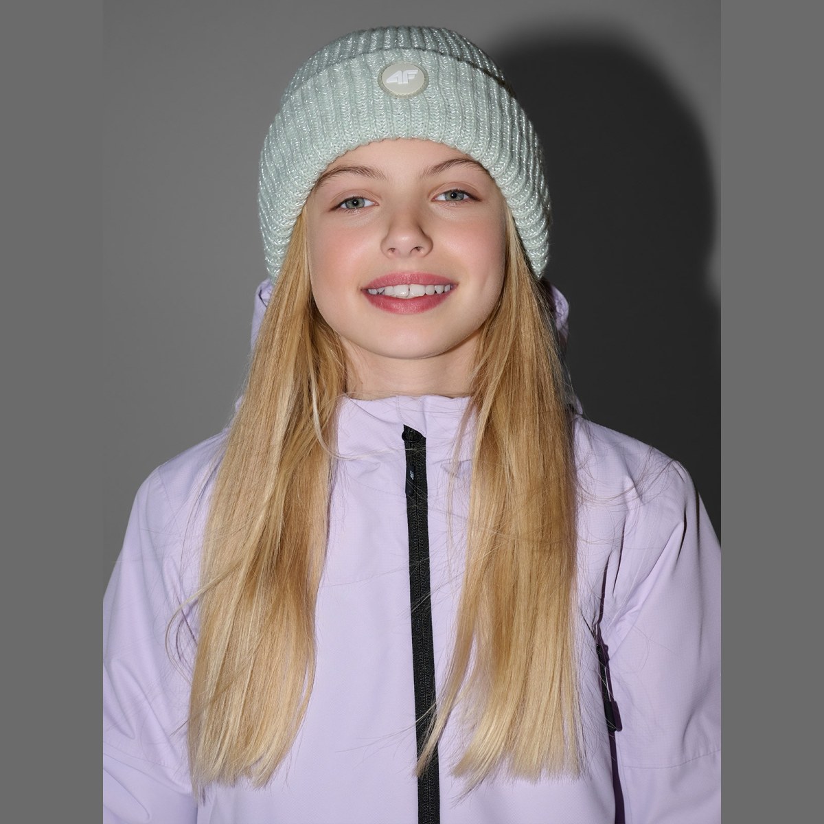 Dievčenská beanie čiapka - tyrkysová · záber 2