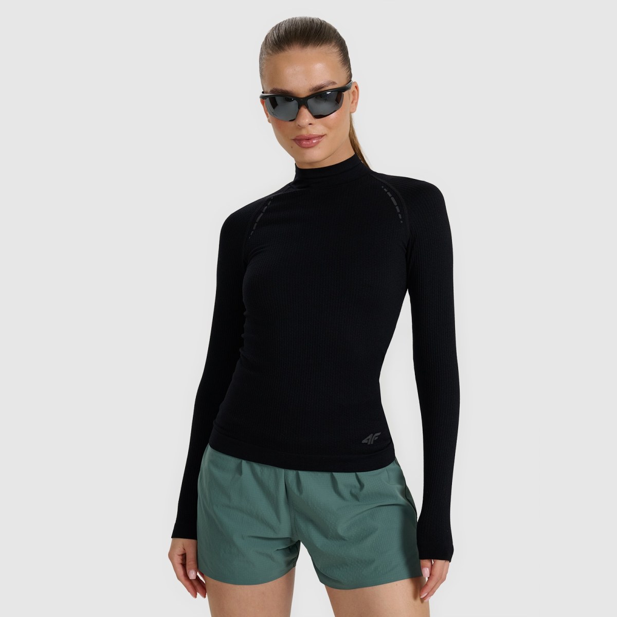 Rýchloschnúci dámsky trailový longsleeve na beh - čierny · záber 1