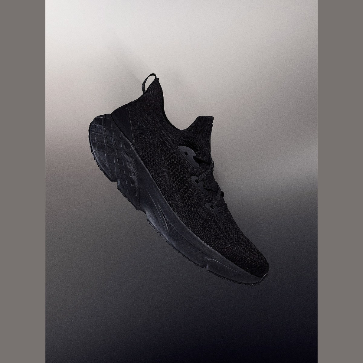 Dámske nízke tenisky Velocore E-knit - čierne · záber 1