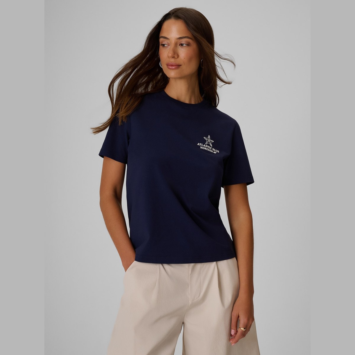 T-shirt relaxed s potlačou dámsky - tmavomodrý · záber 1