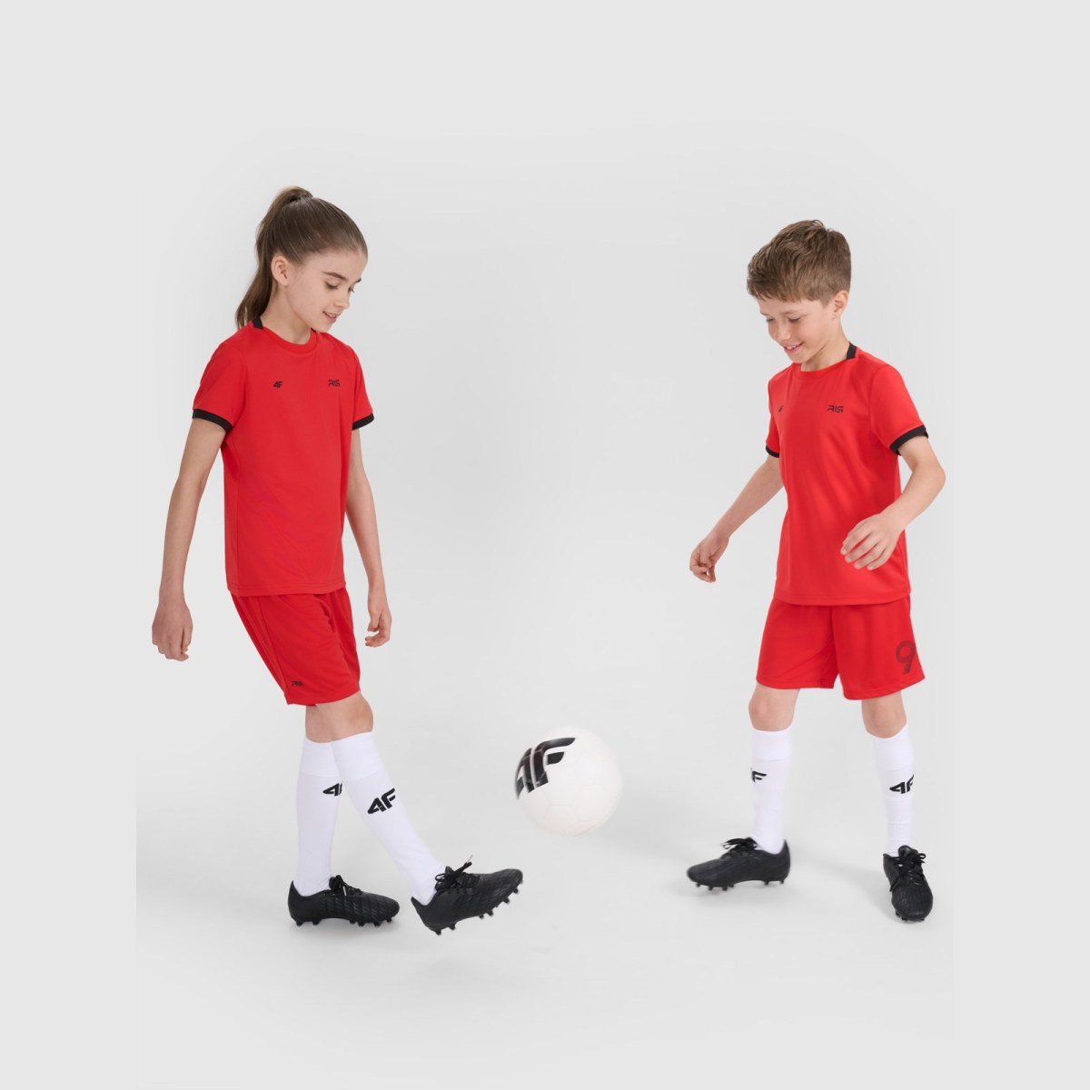 Športové tričko detské 4F JUNIOR x Robert Lewandowski - červené · záber 1