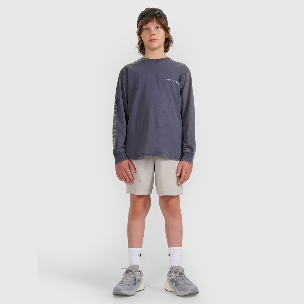 Chlapčenský oversize longsleeve s potlačou - sivý · záber 2
