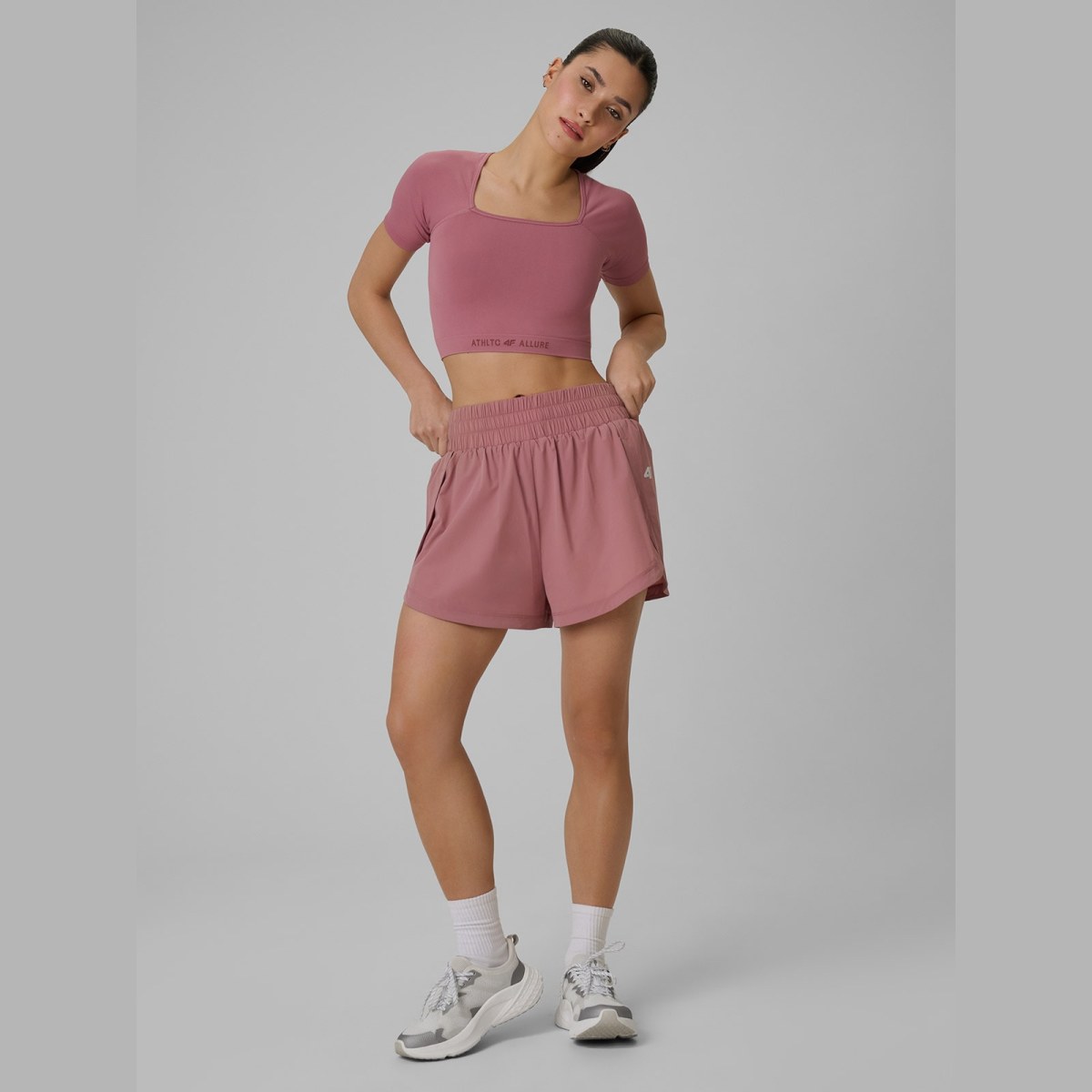 Dámsky bezšvový tréningový crop top - ružový · záber 2