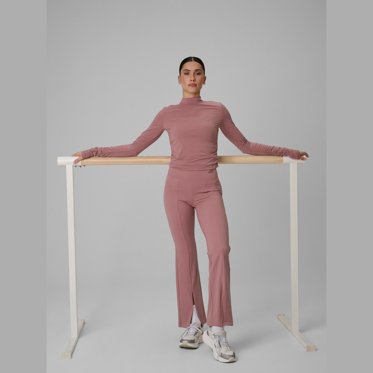 Tréningový longsleeve slim rýchloschnúci dámsky - ružová · záber 2