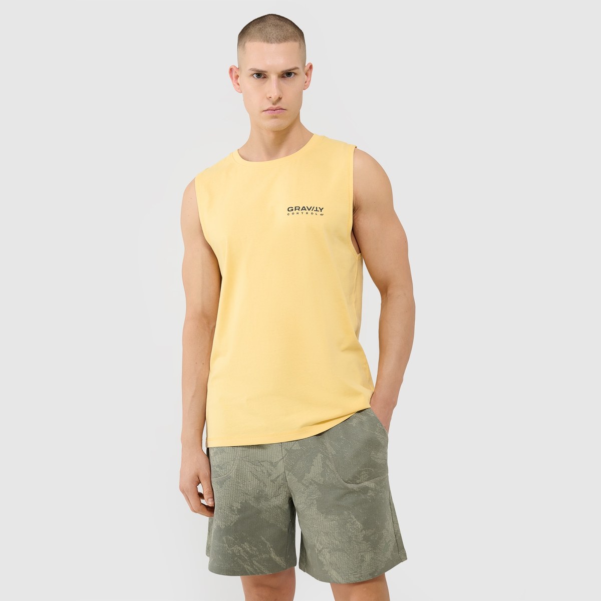 Pánsky oversize tank top - žltý · záber 1