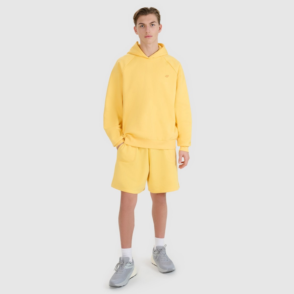 Unisex teplákové šortky - žlté · záber 1
