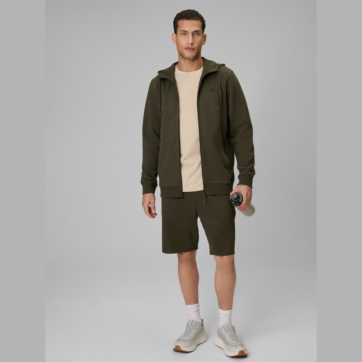 Pánske teplákové šortky - khaki · záber 1