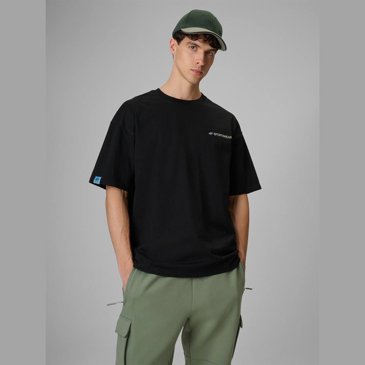 T-shirt loose s potlačou pánsky - čierny · záber 3