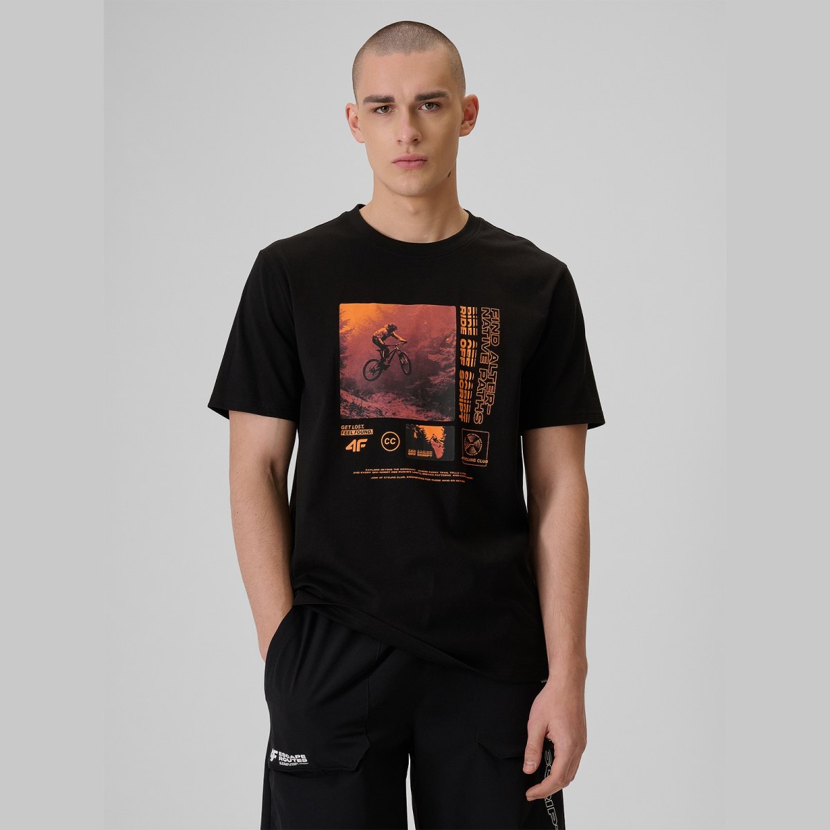 T-shirt relaxed s potlačou pánsky - čierny · záber 5