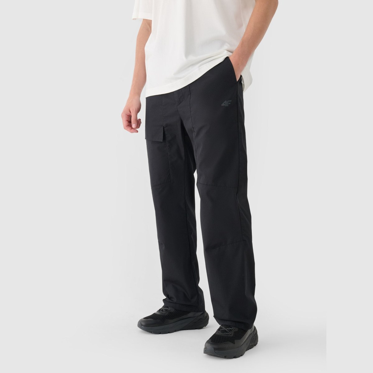 Pánske casual nohavice - čierne · záber 2