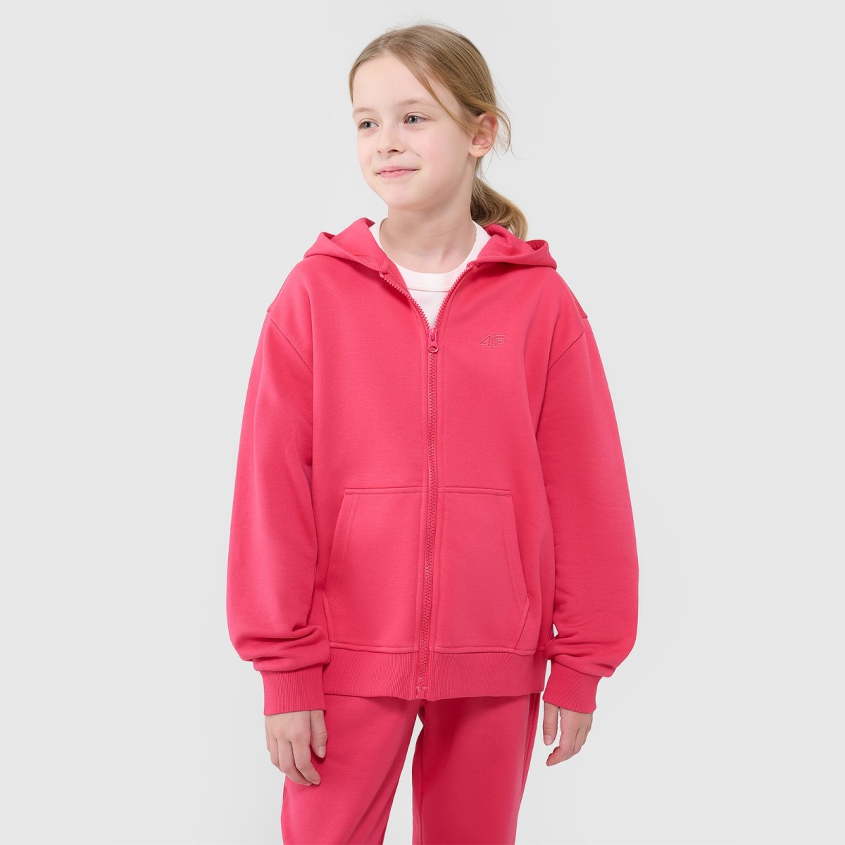 MIKINA · záber 2