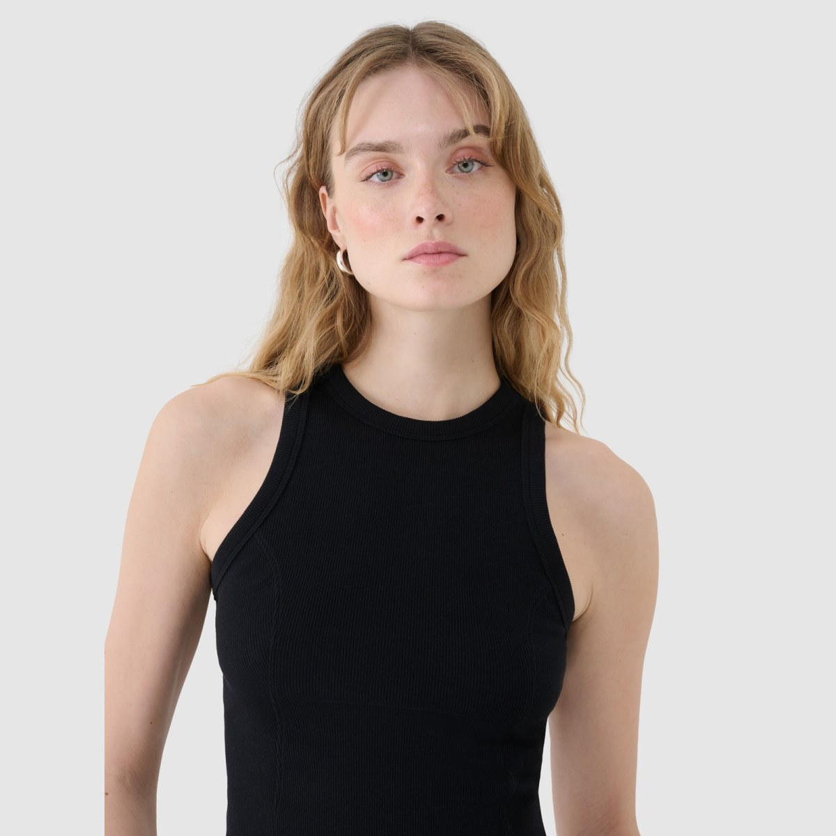 Dámsky slim top z rebrovaného materiálu - čierny · záber 1