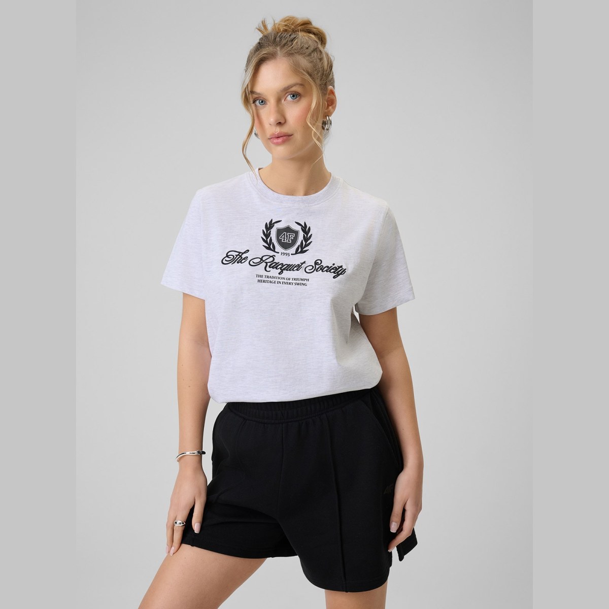 T-shirt boxy s potlačou dámsky - sivý · záber 1