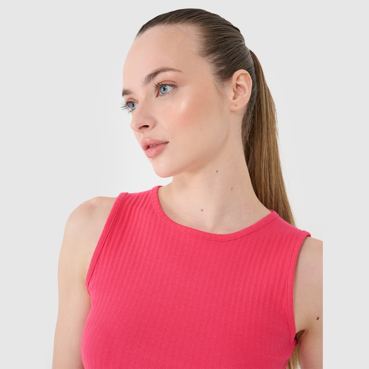 Dámsky pletený crop top - ružový · záber 2