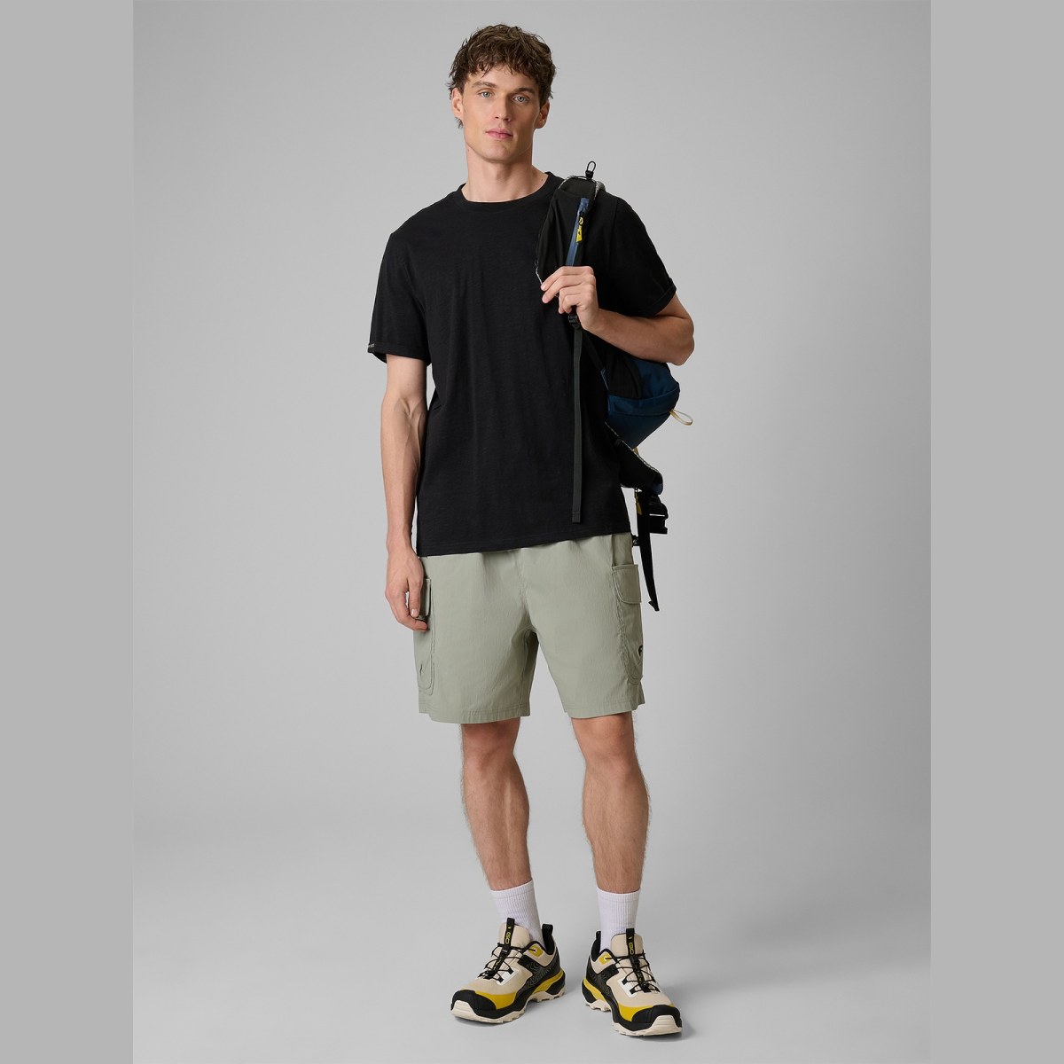 T-shirt regular hladký pánsky - čierny · záber 2