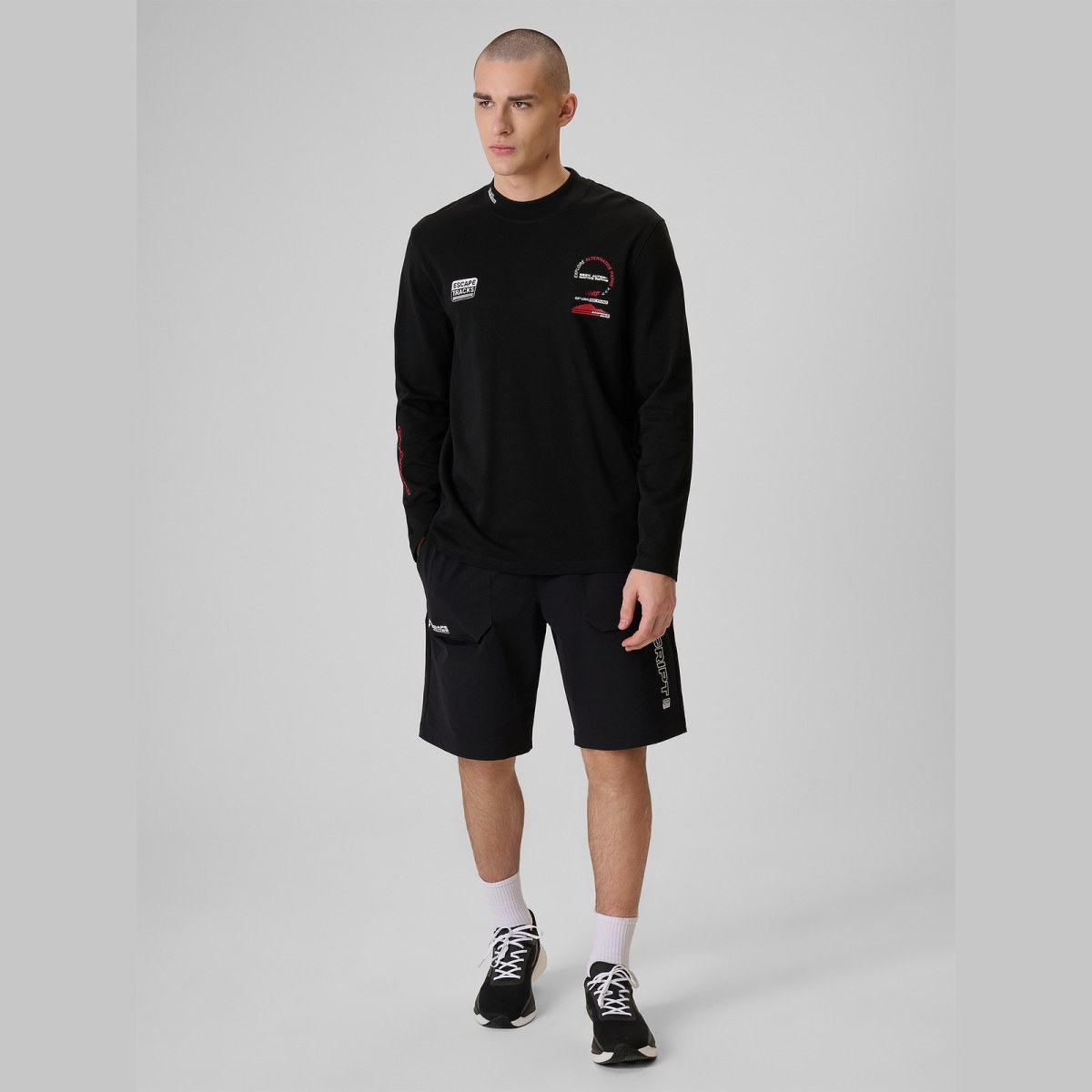 Pánsky relaxed longsleeve s potlačou - čierny · záber 2